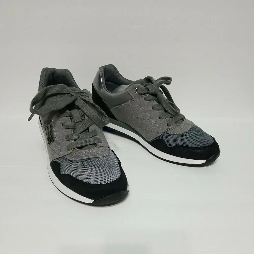 G by Guess‎ Jeryl2 Fashion Sneakers Light Gray, Size 9 US Women's Lace up